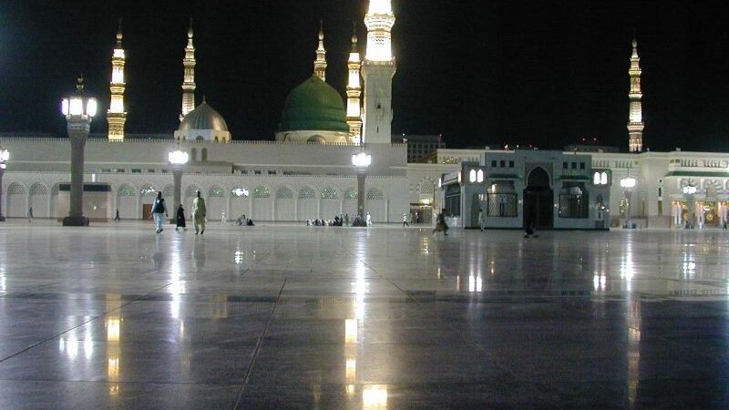 night view of the prophet's mosque