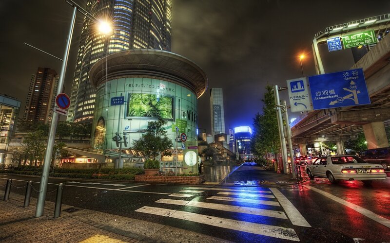 Night view of Tokyo street