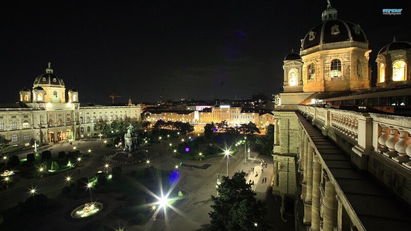 night view of vienna palace