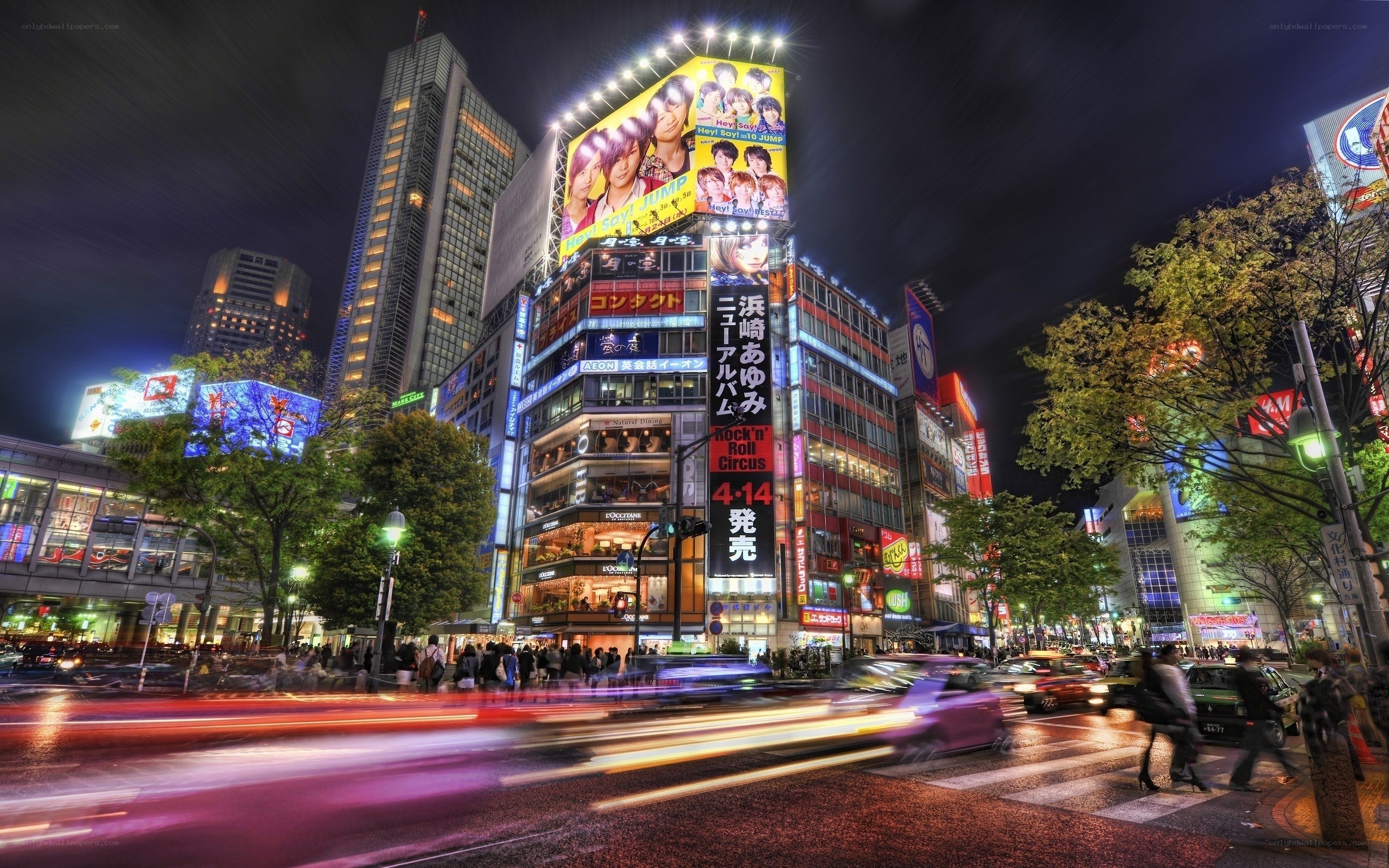 Nightlife in Tokyo's Shinjuku