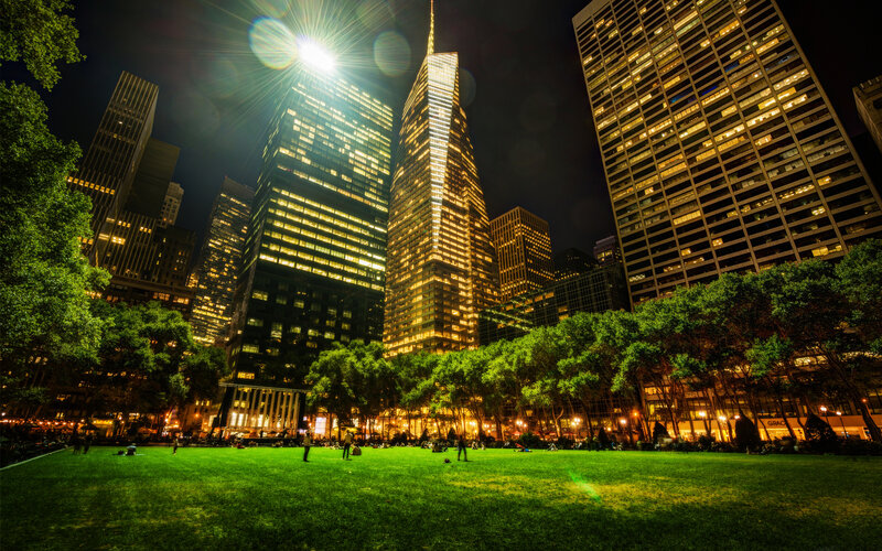 Nighttime City Park — Green