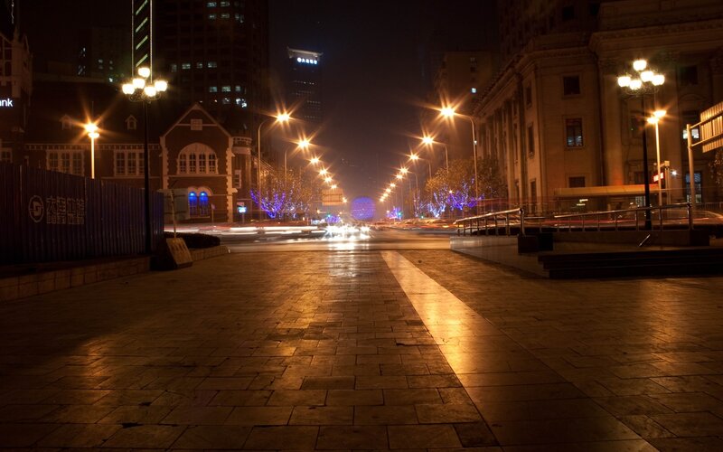 Nighttime City Street — Yellow, Calm