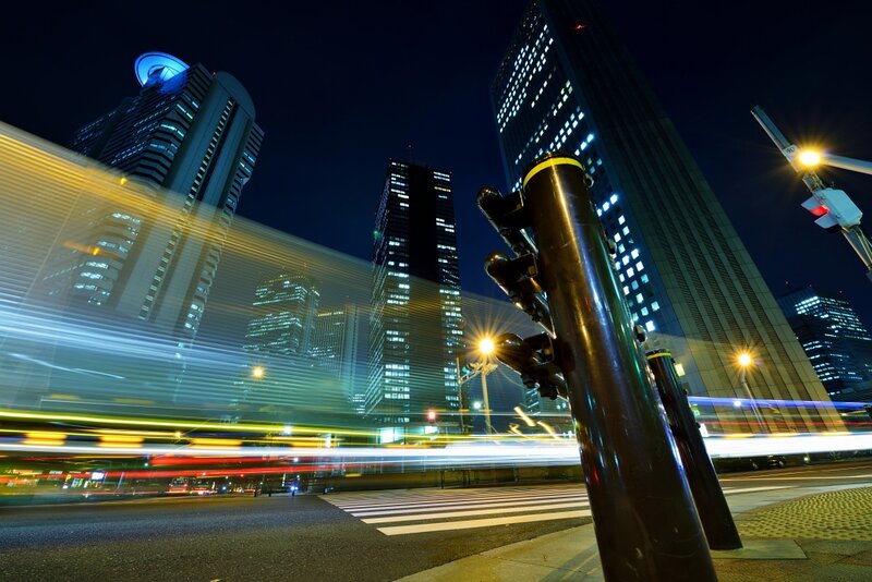 Nighttime City Traffic — Black, Dynamic