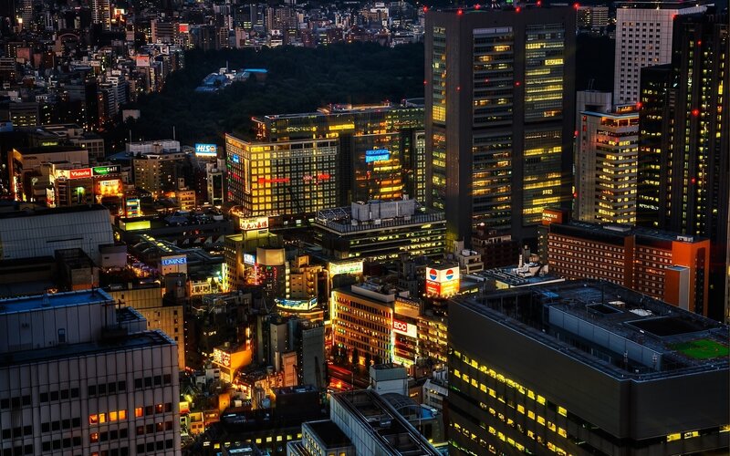 Nighttime Cityscape — Yellow, Dramatic