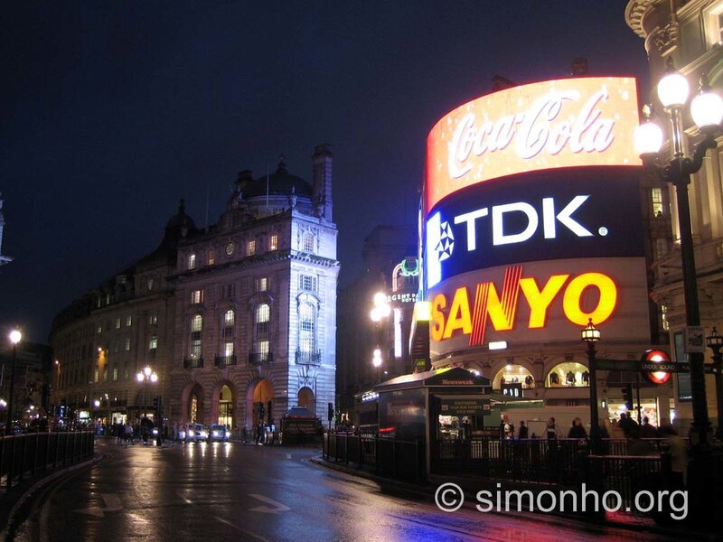 nighttime view of piccadilly circus