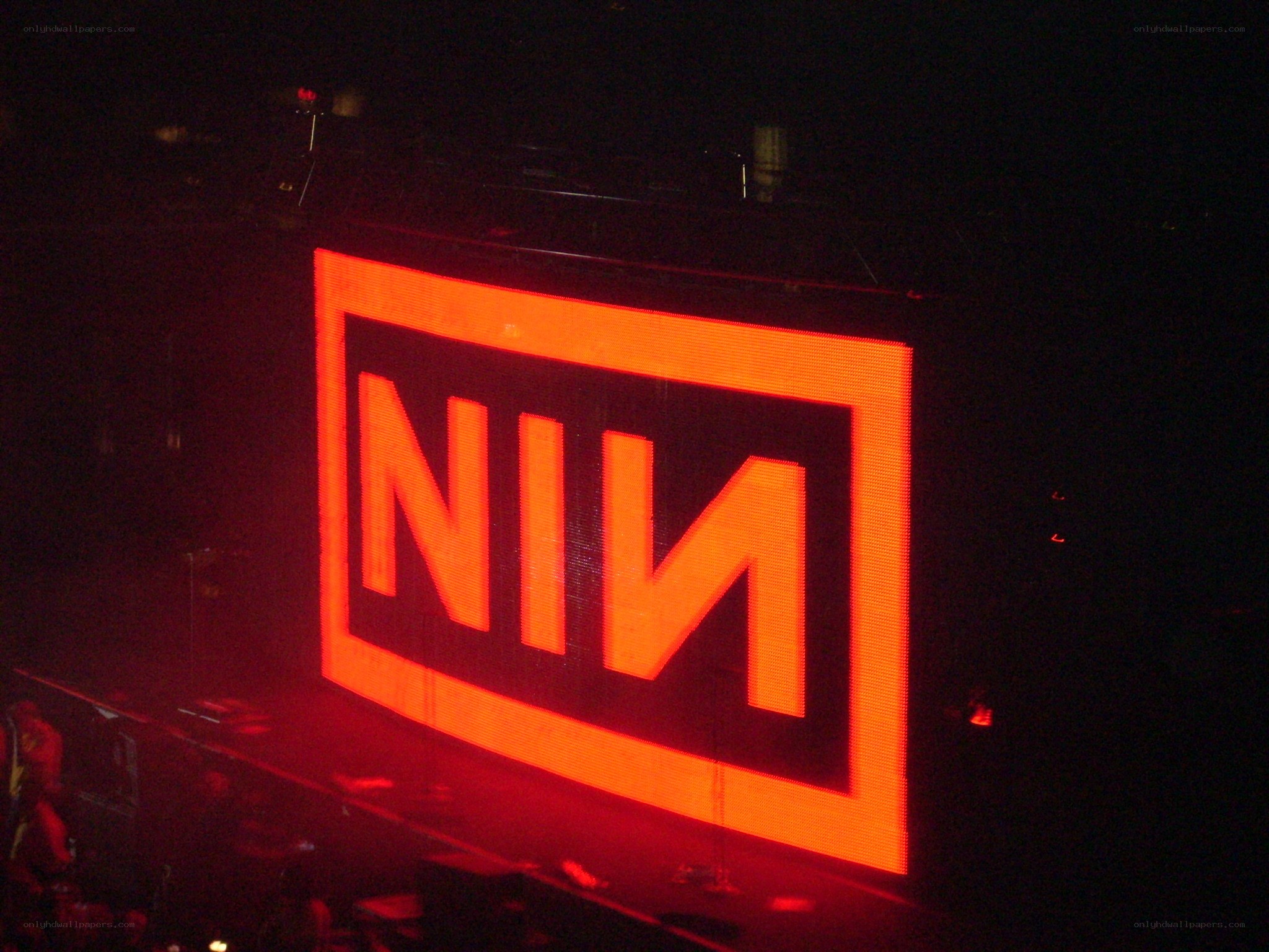 NIN concert logo display