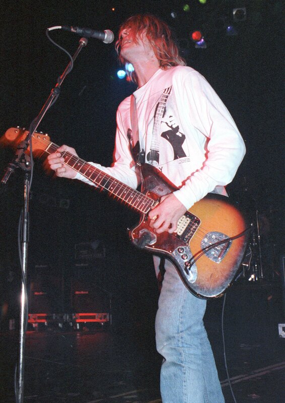 Nirvana guitarist performing live