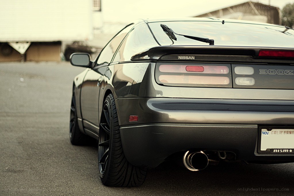 Nissan 300ZX rear view