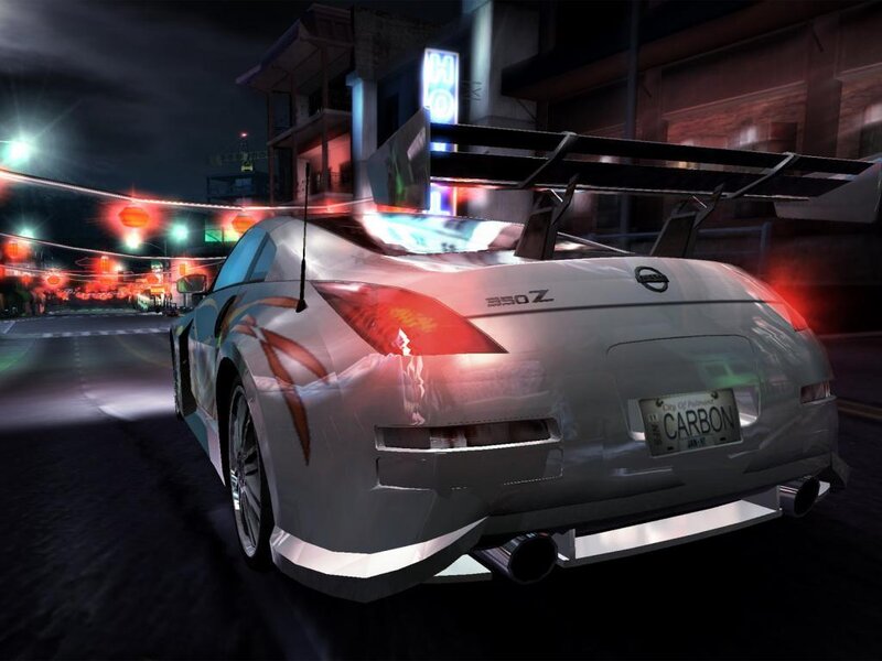 Nissan 350Z in a city race