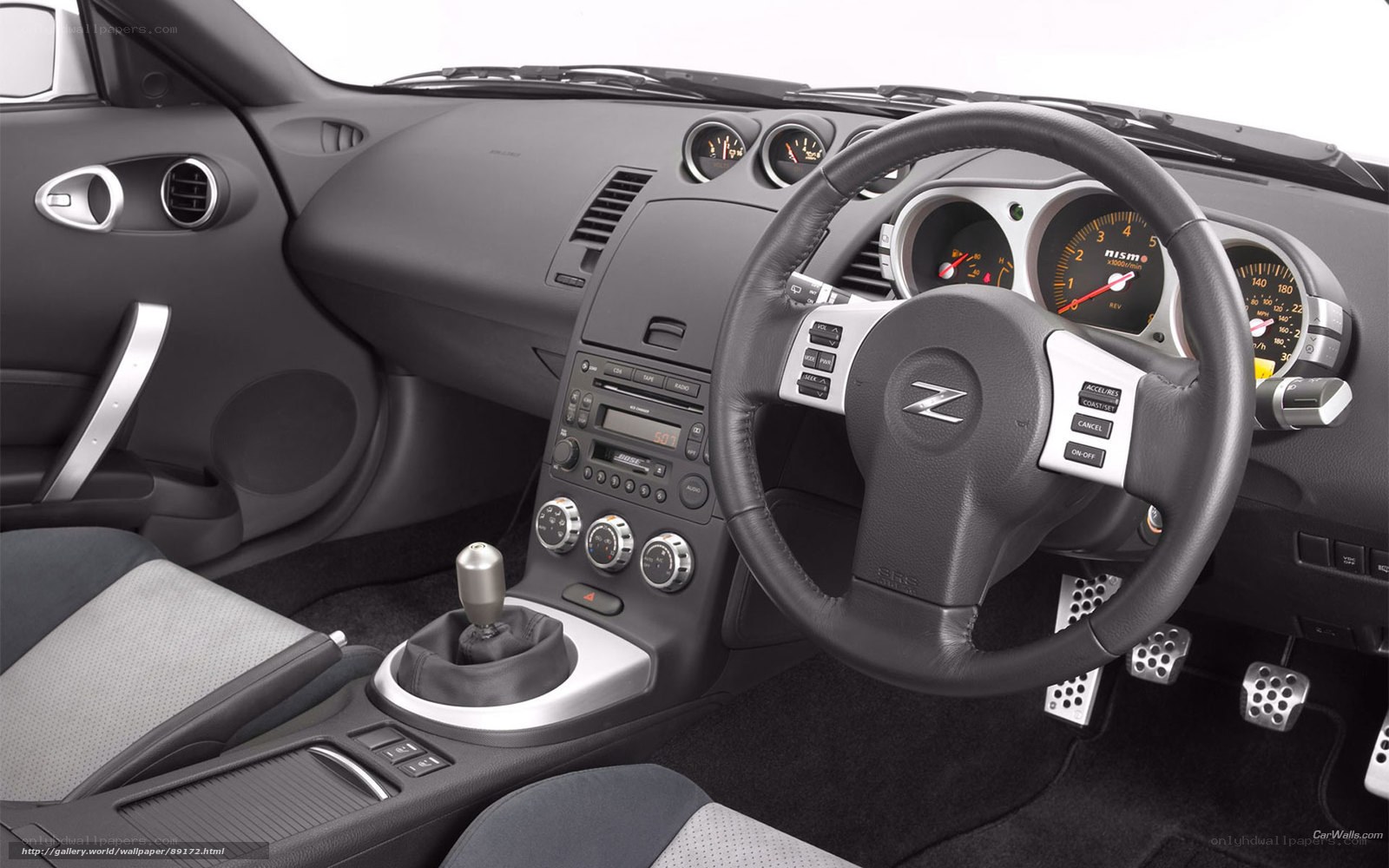 Nissan 350Z interior dashboard