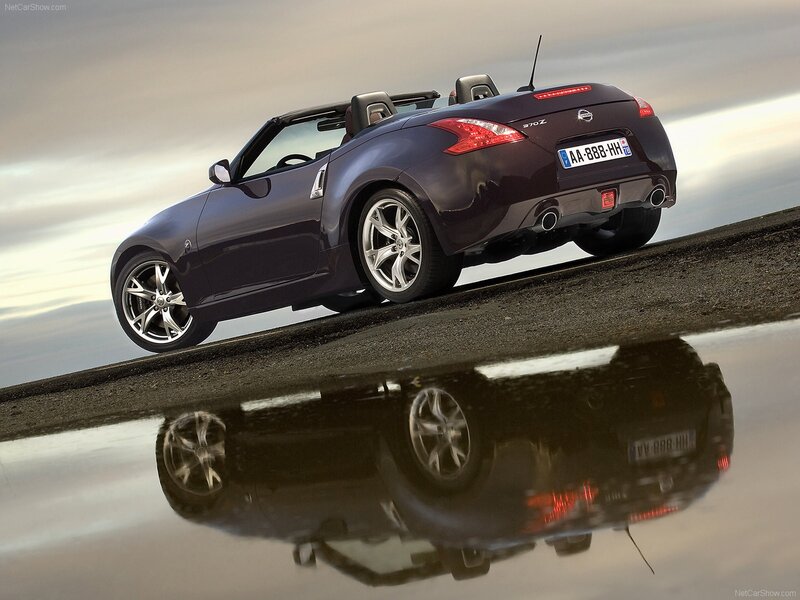 Nissan 370Z convertible on wet road
