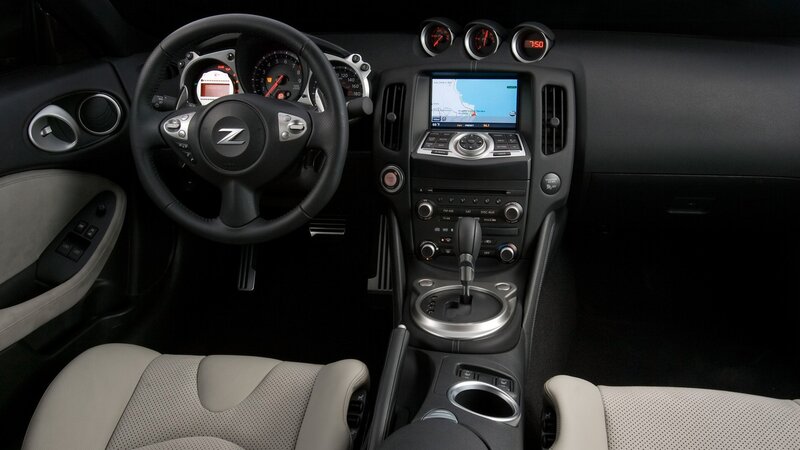 Nissan 370Z interior dashboard
