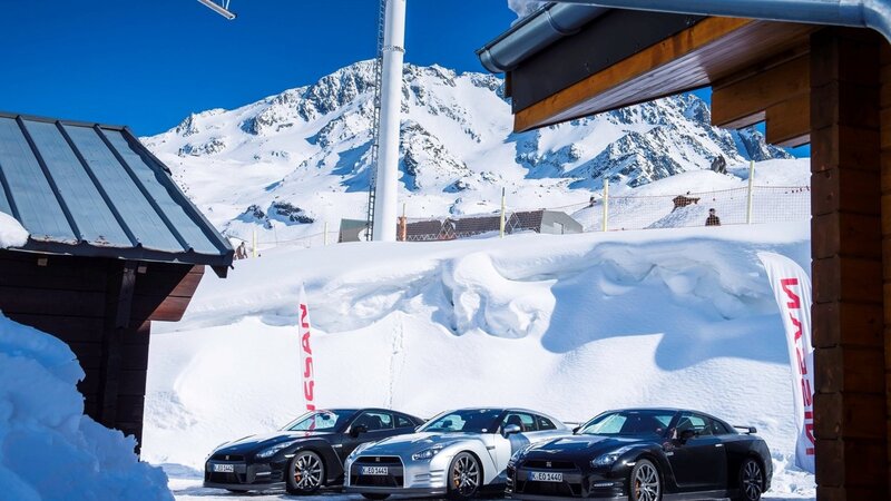 Nissan GT-R Cars in Snow
