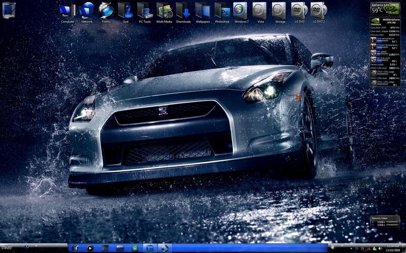 Nissan GT-R in rain wallpaper