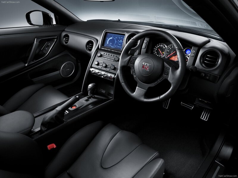 Nissan GT-R interior