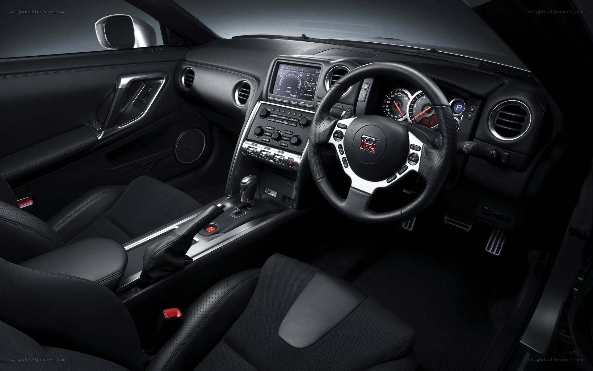 Nissan GT-R interior
