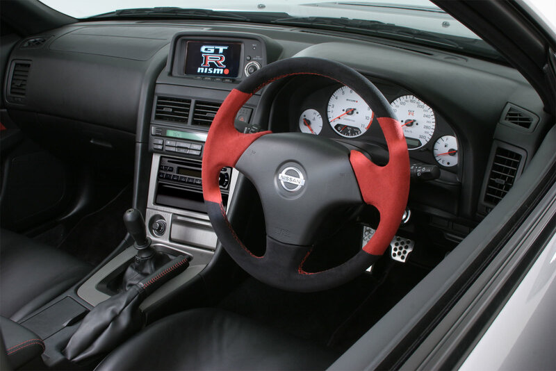 Nissan GT-R interior