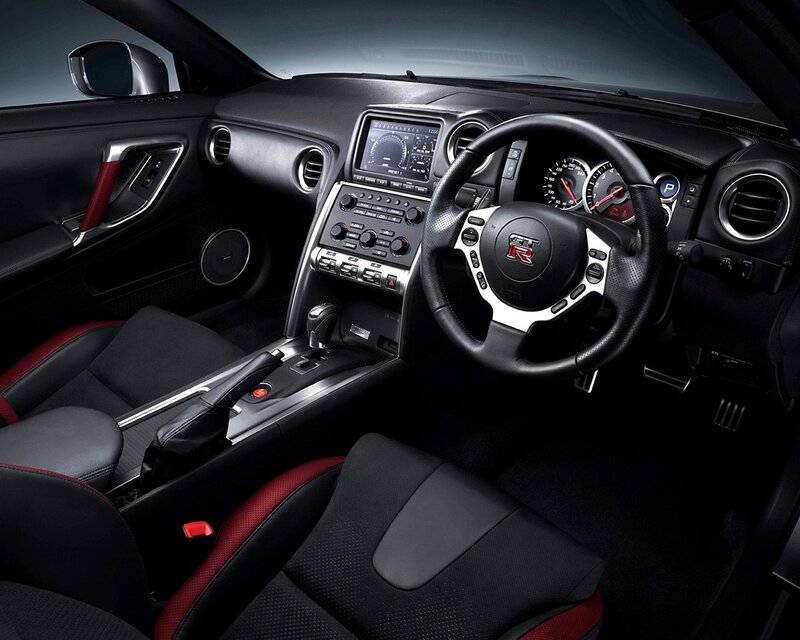 Nissan GT-R interior