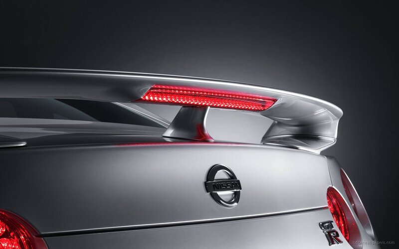 Nissan GT-R rear spoiler