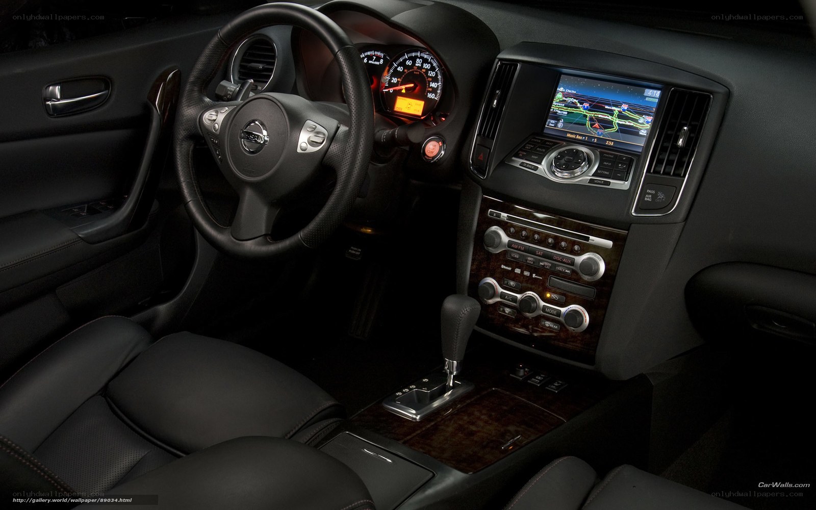 Nissan Infiniti interior dashboard