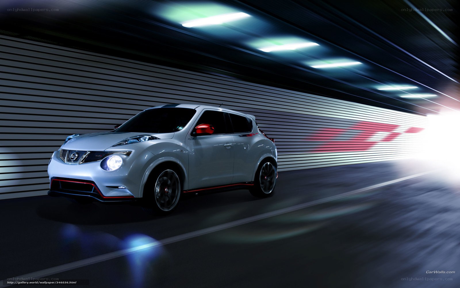 Nissan Juke in tunnel
