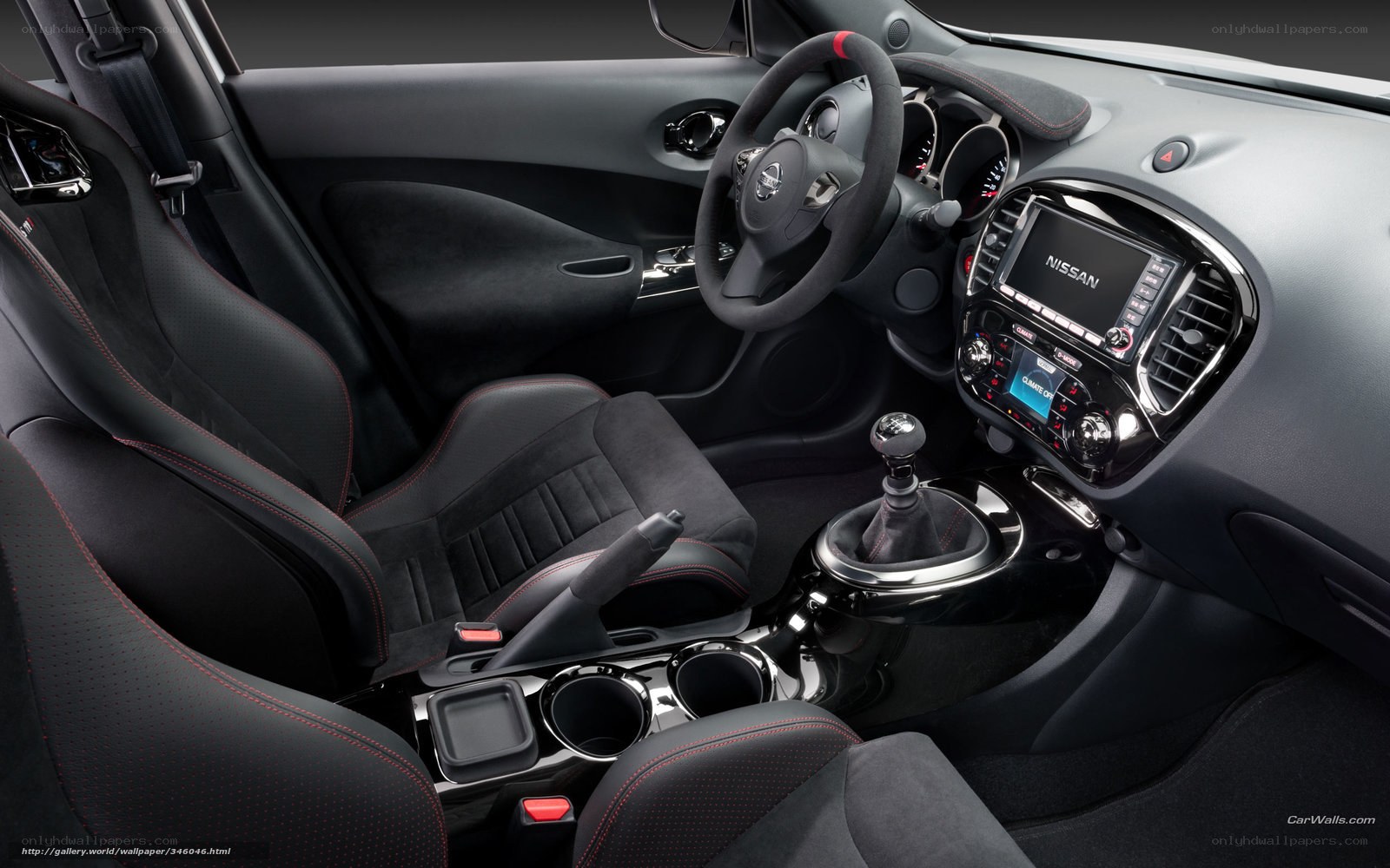 Nissan Juke interior cockpit