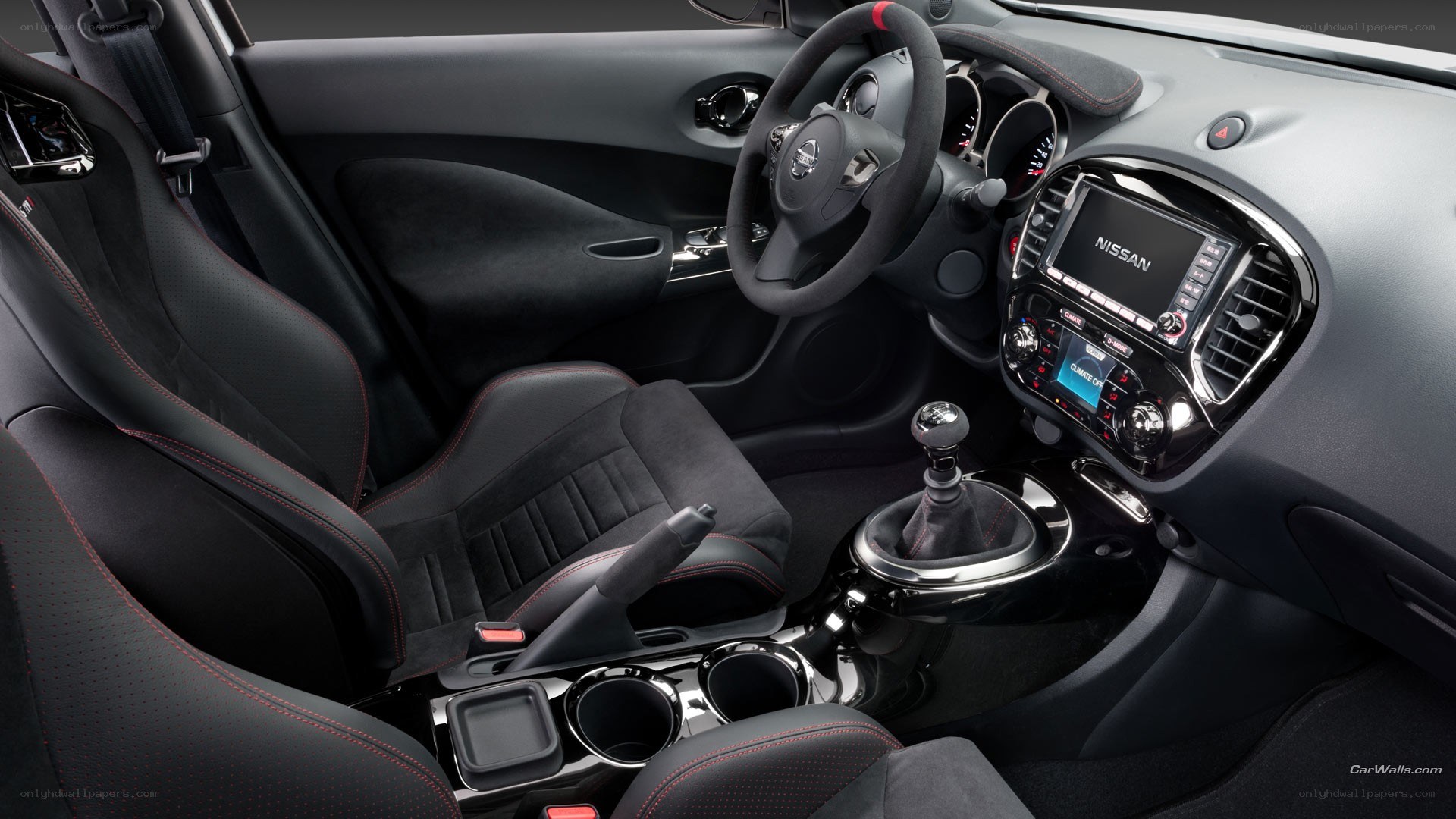 Nissan Juke interior view