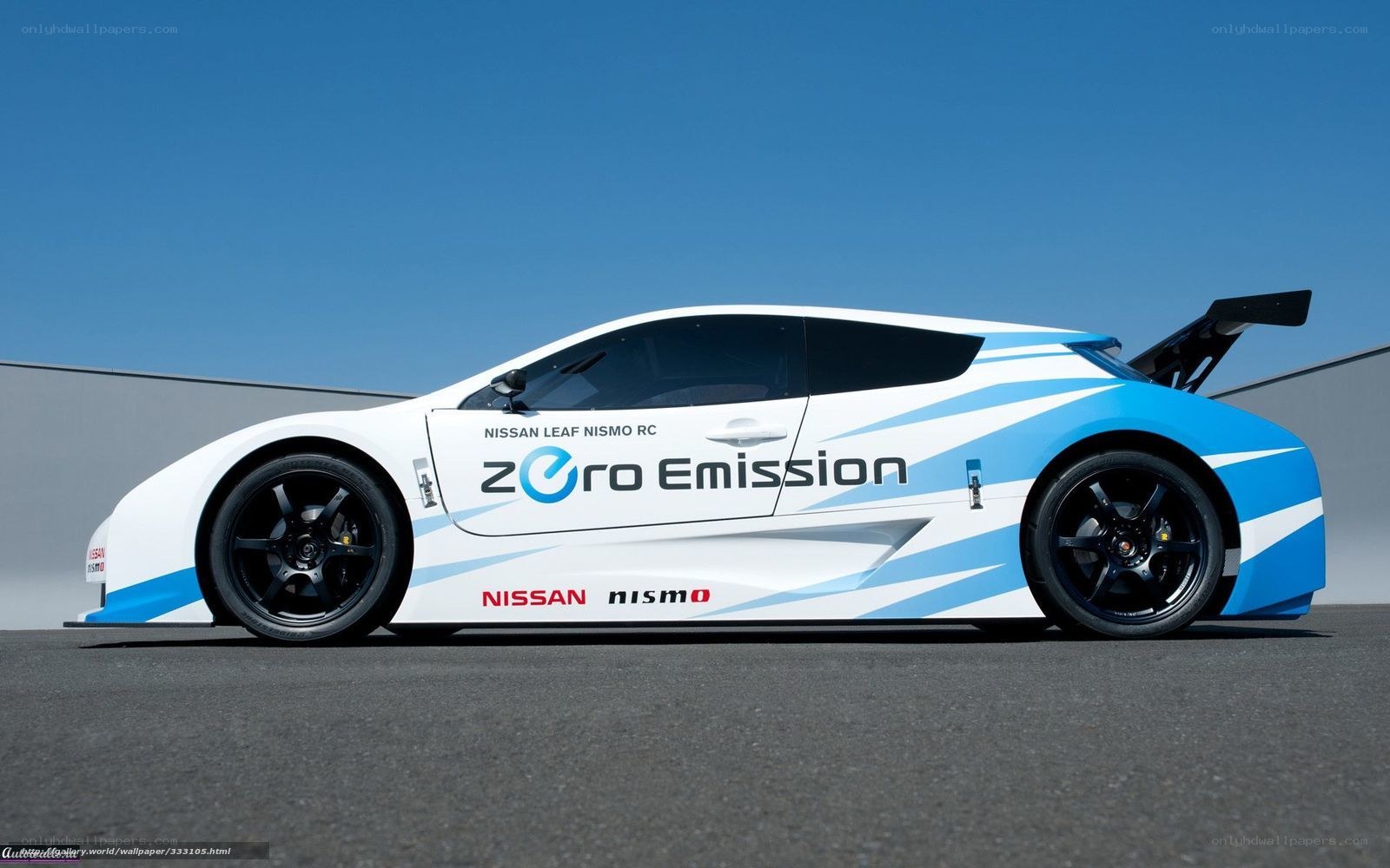 Nissan Leaf Nismo RC race car