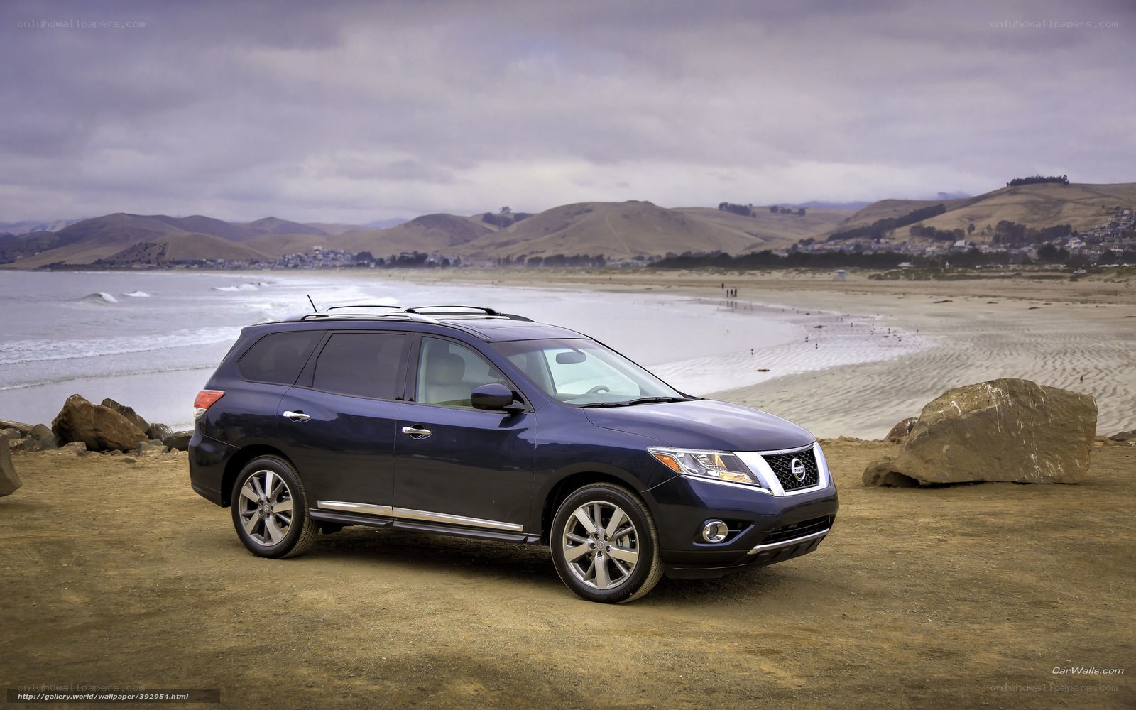 Nissan Pathfinder on beach
