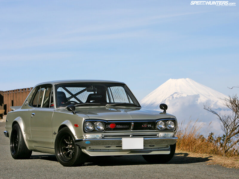 Nissan Skyline GTR with Mount Fuji