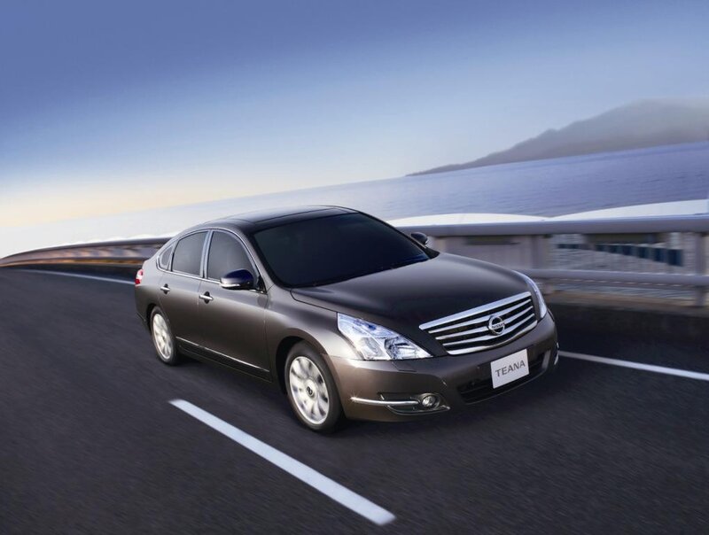 Nissan Teana on coastal road