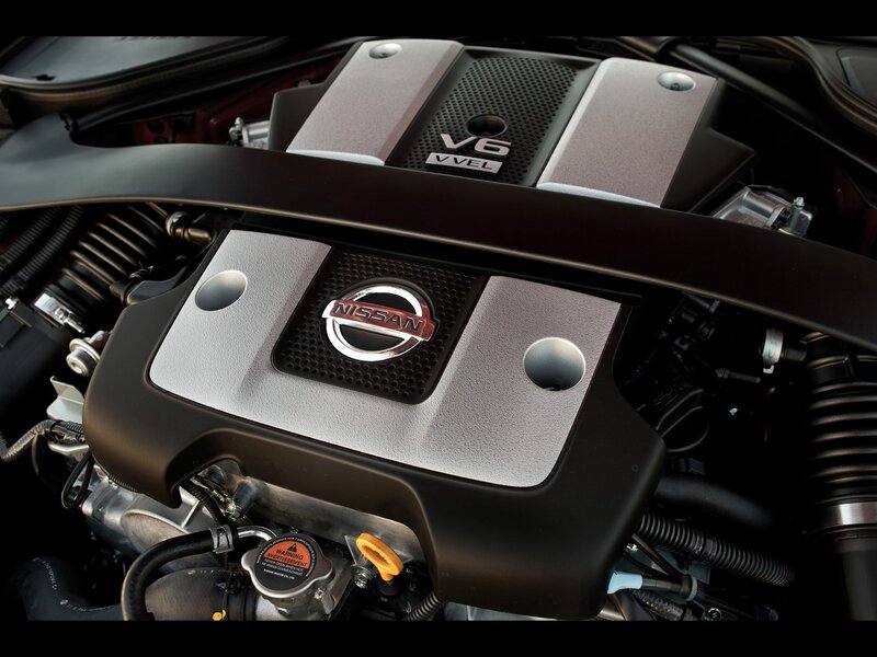 Nissan V6 engine bay