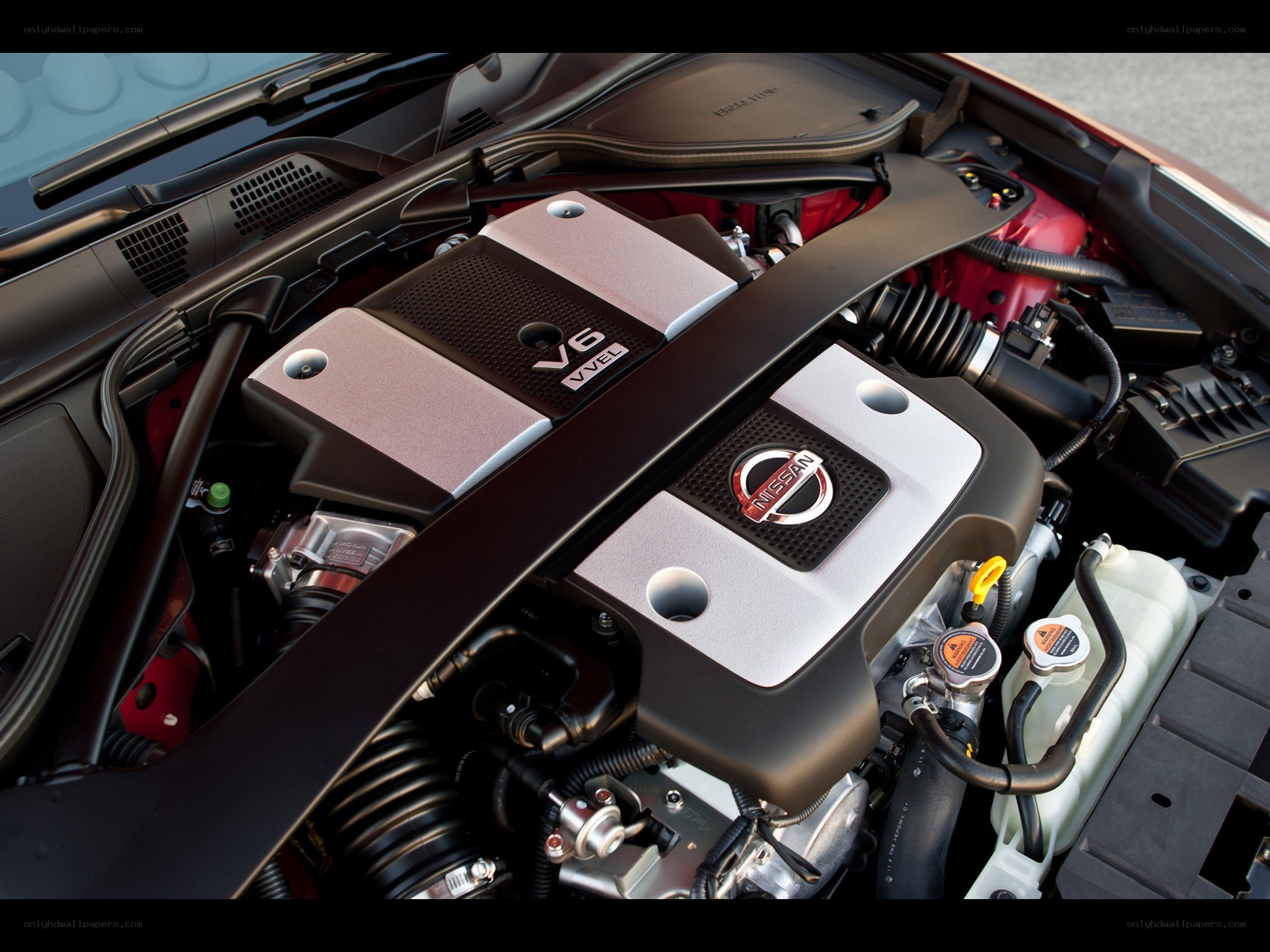 Nissan V6 engine bay