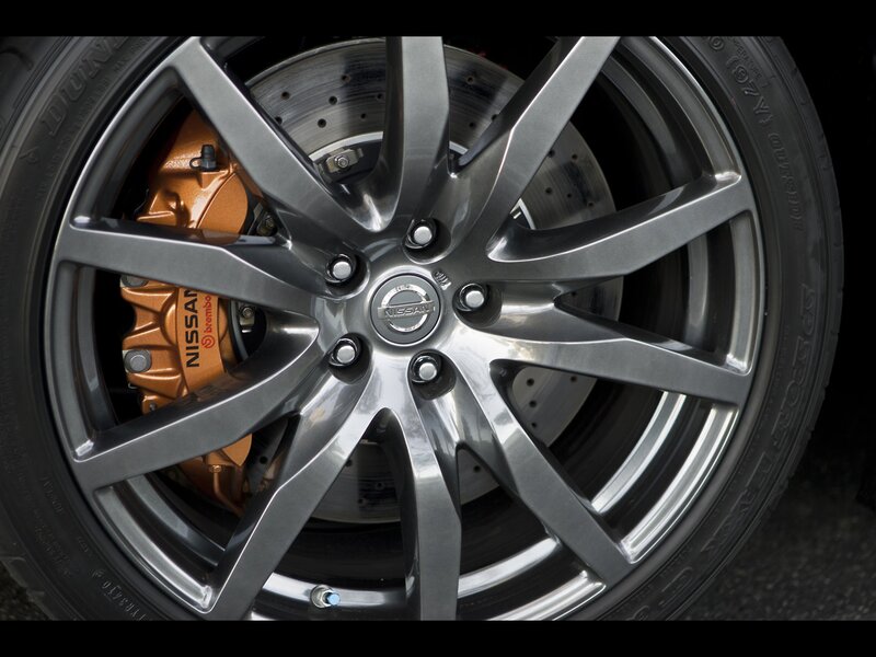 Nissan wheel with Brembo brakes