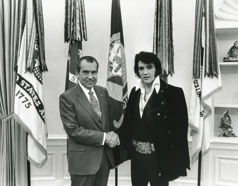 Nixon and Elvis shake hands