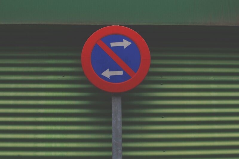 No right or left turn sign