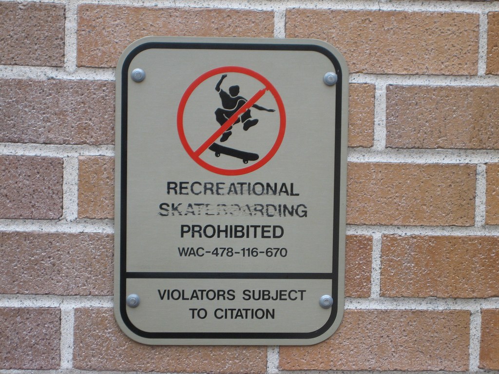 No skateboarding sign