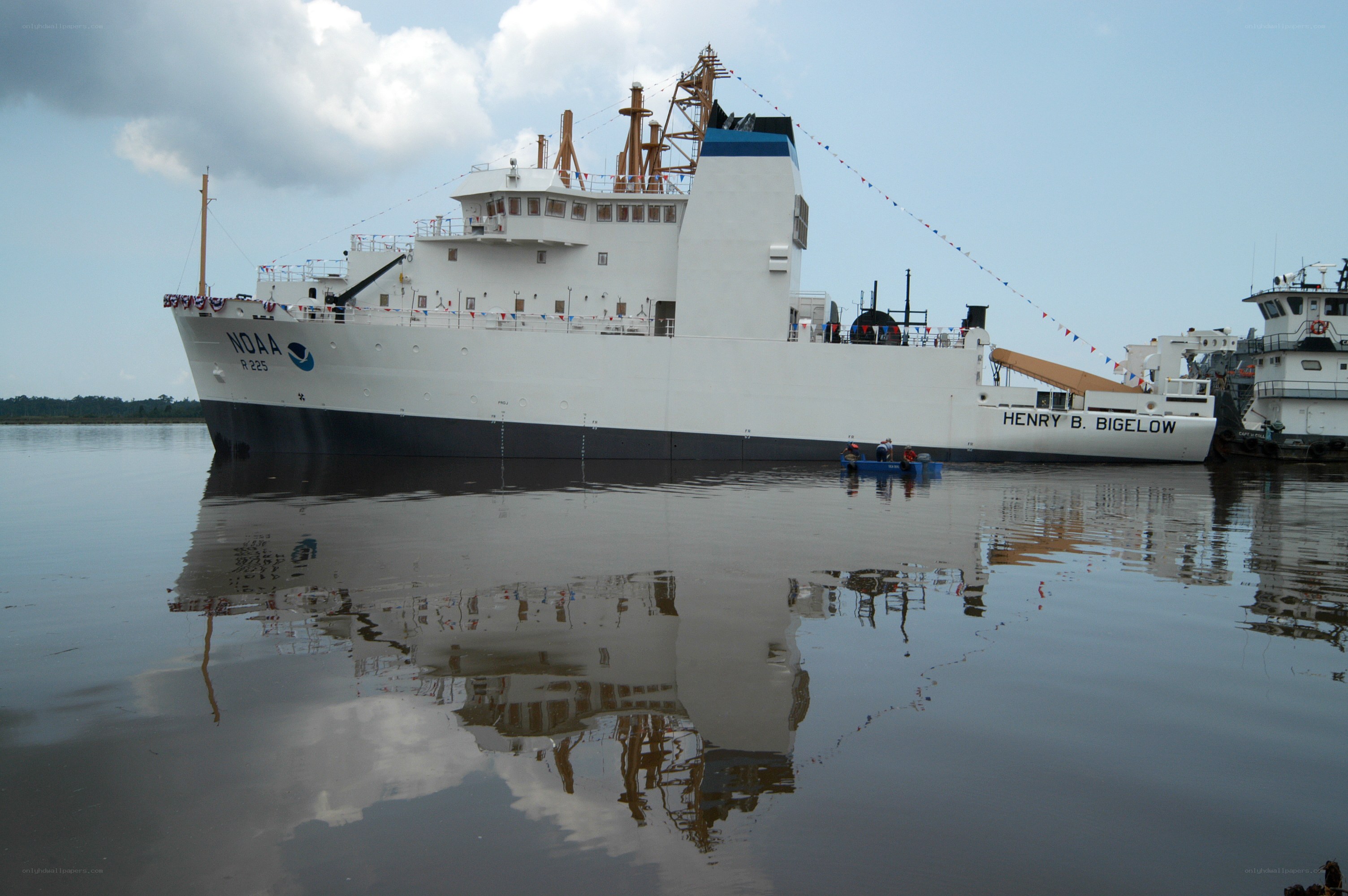 NOAA ship Henry B. Bigelow