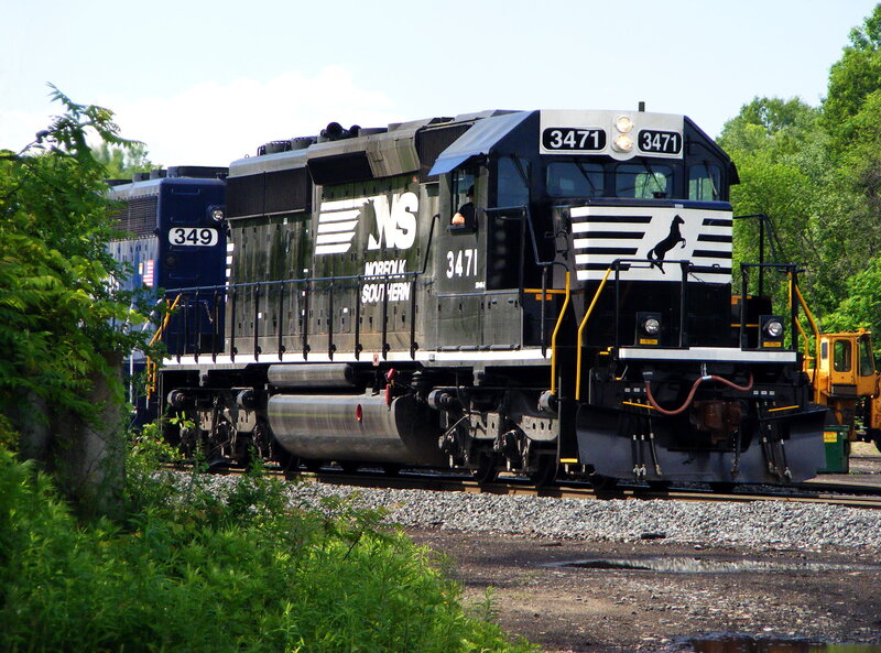 Norfolk Southern Locomotive — Black, Calm