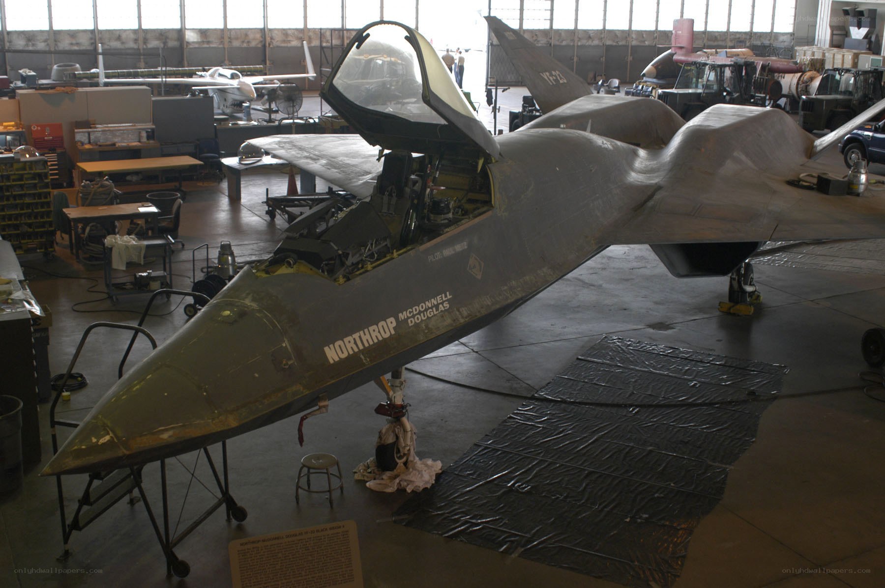 Northrop YF-23 Black Widow II