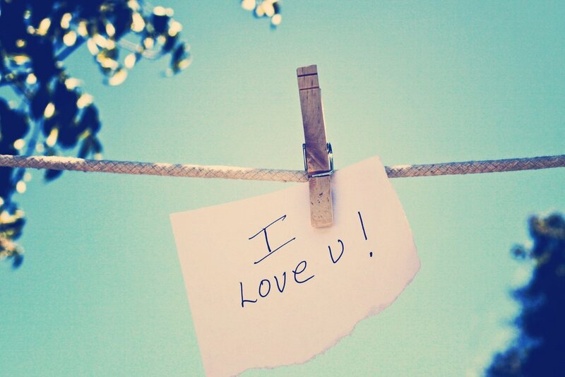 Note on Clothesline — Blue