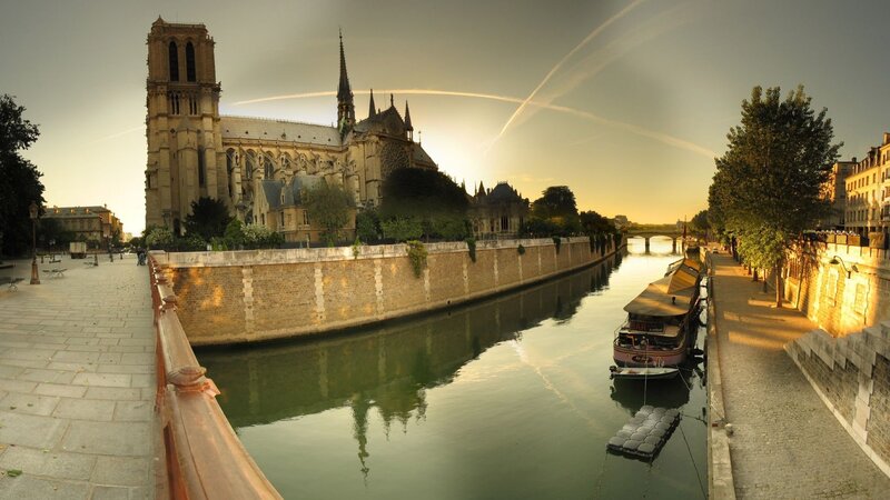 Notre-Dame Cathedral — Gold, Serene