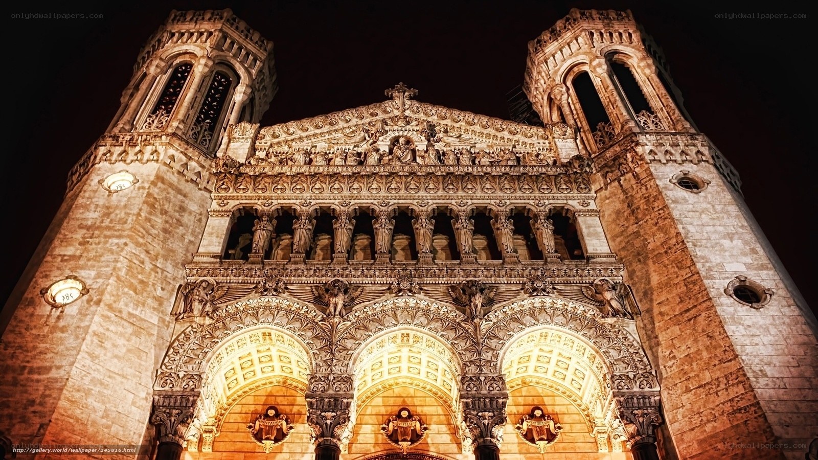 Notre-Dame de Paris at night