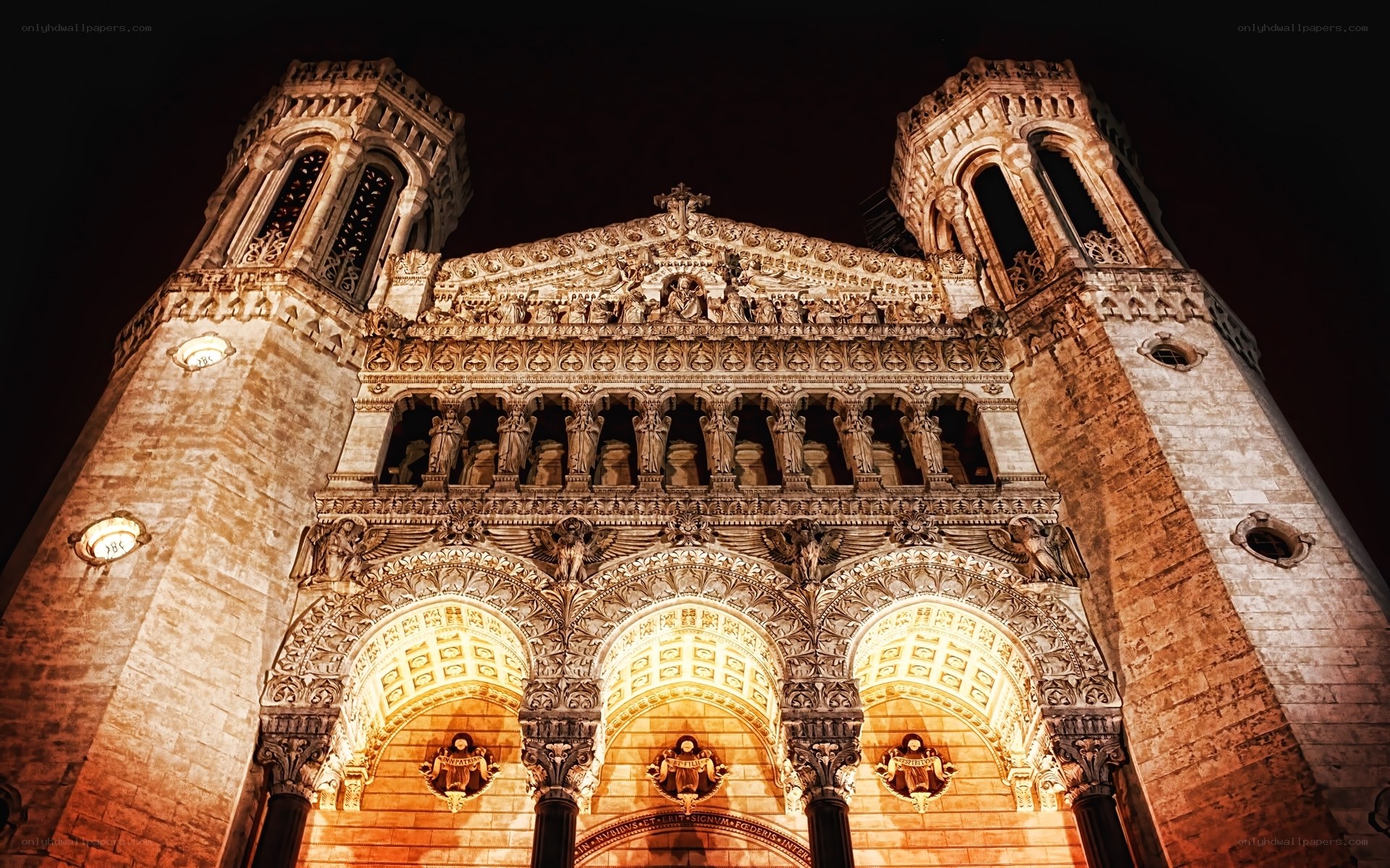 Notre-Dame de Paris at night