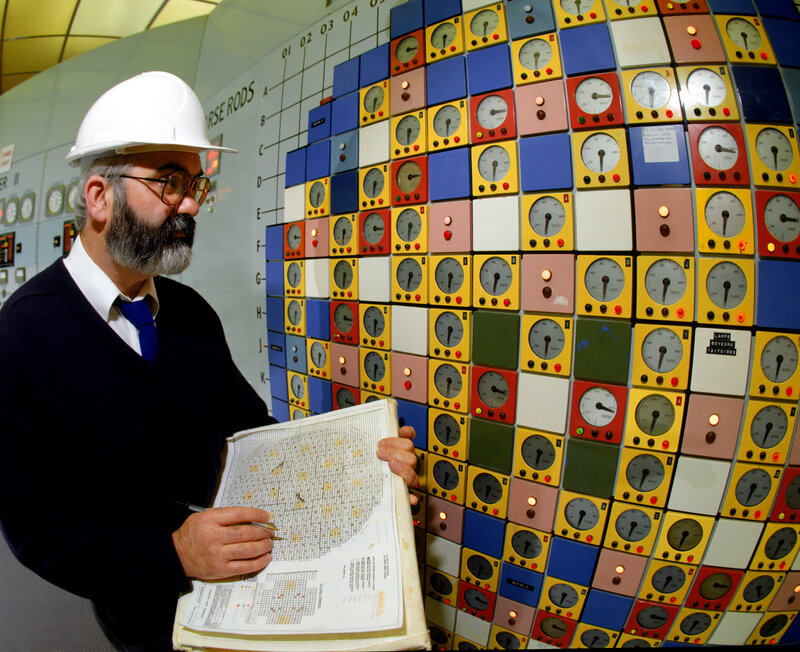 Nuclear reactor control room operator