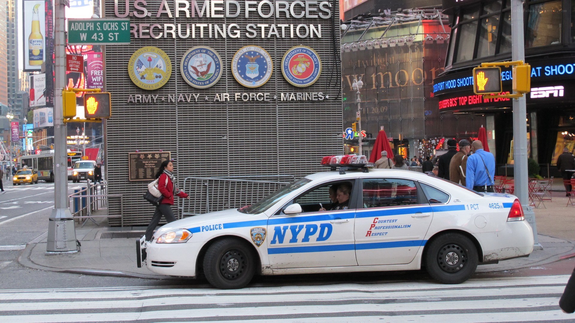 NYPD car at recruiting station