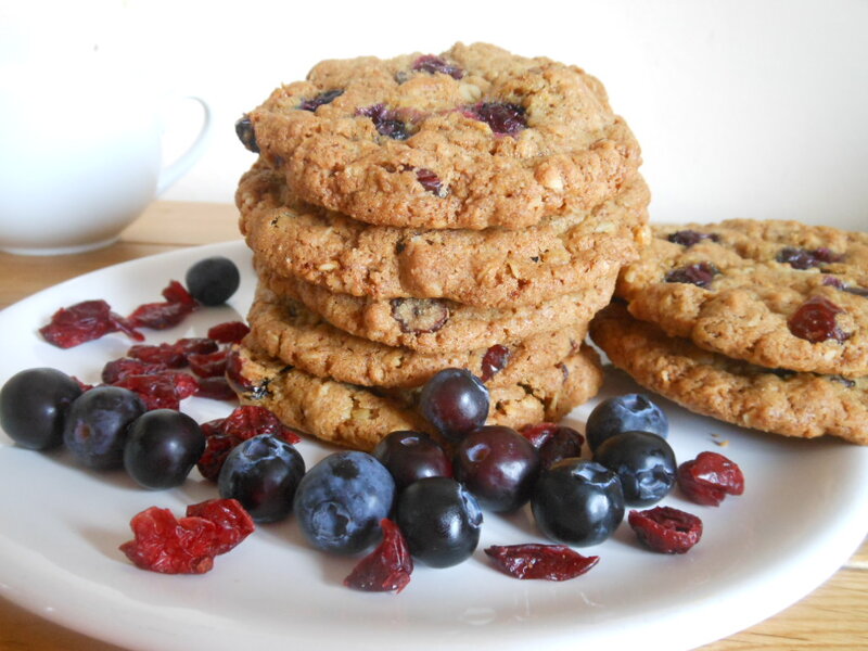 Oatmeal Cookies with Berries