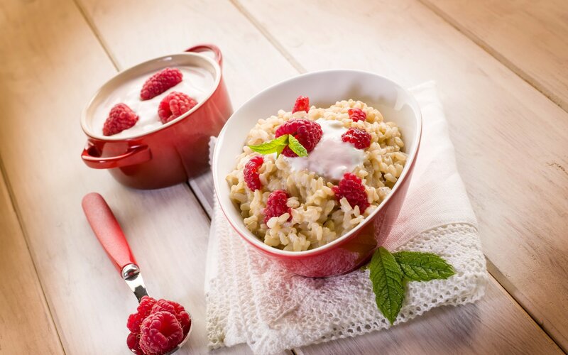 Oatmeal with Raspberries — Red