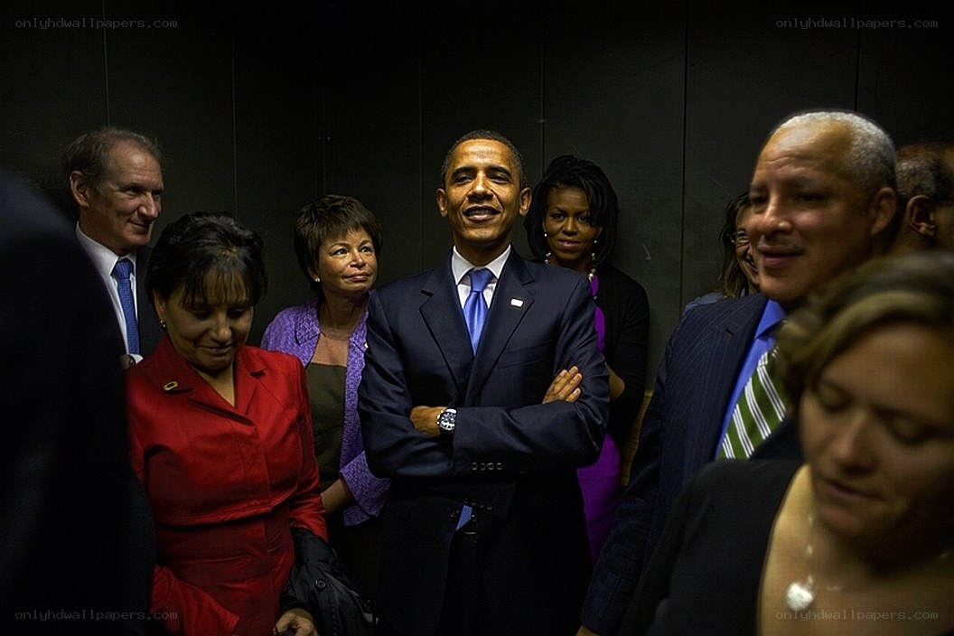 Obama in elevator with group