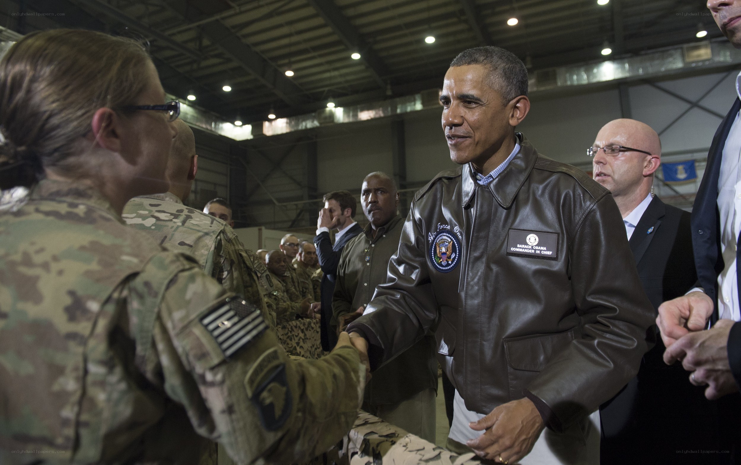 Obama meets military personnel